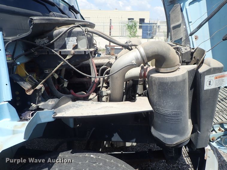 image for item DE0886 2002 Freightliner FL80 dump truck