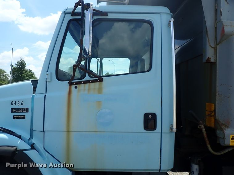 image for item DE0886 2002 Freightliner FL80 dump truck