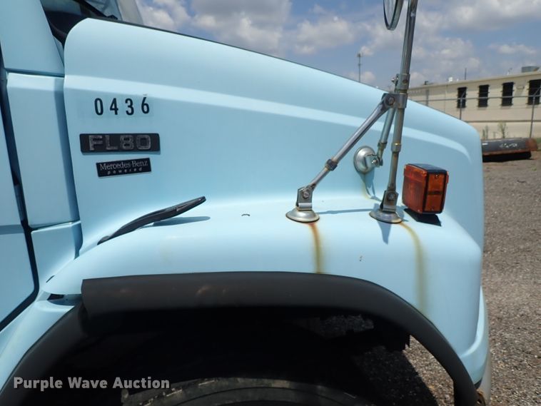 image for item DE0886 2002 Freightliner FL80 dump truck