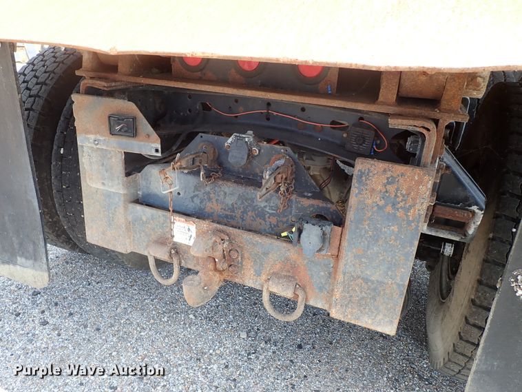 image for item DE0886 2002 Freightliner FL80 dump truck