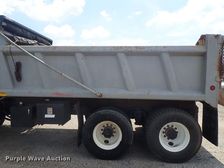 image for item DE0886 2002 Freightliner FL80 dump truck