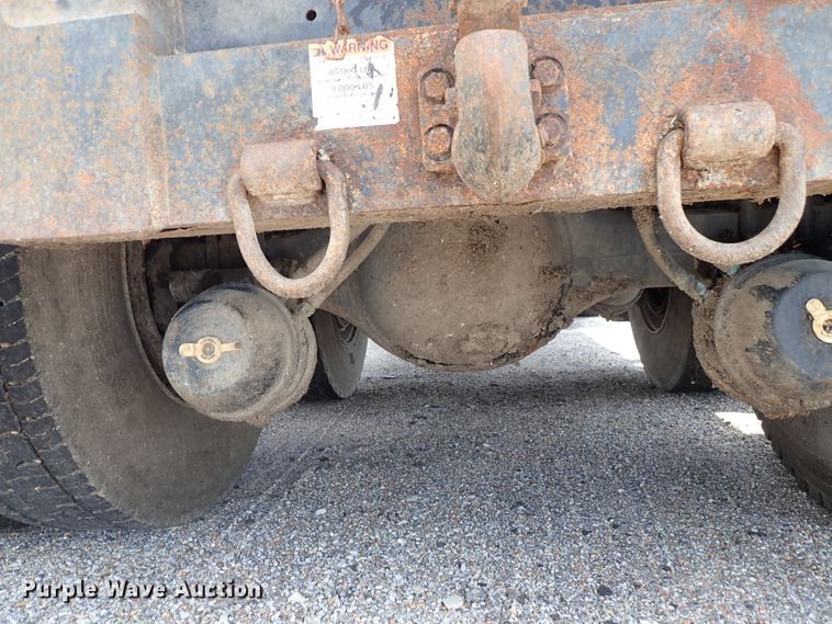 image for item DE0886 2002 Freightliner FL80 dump truck