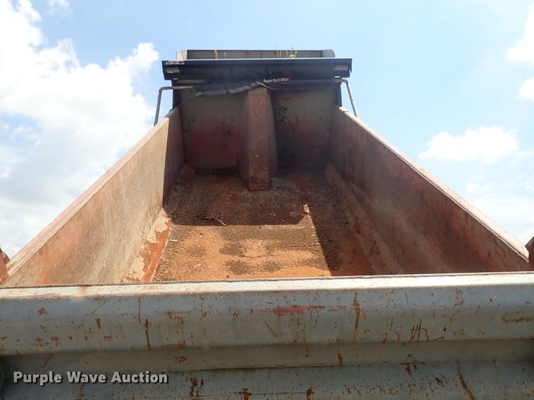 image for item DE0886 2002 Freightliner FL80 dump truck