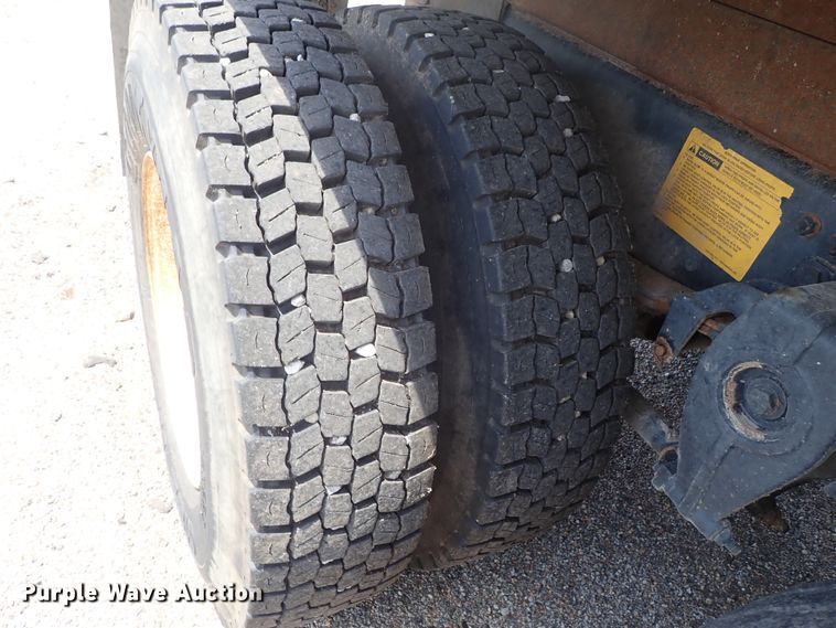 image for item DE0886 2002 Freightliner FL80 dump truck