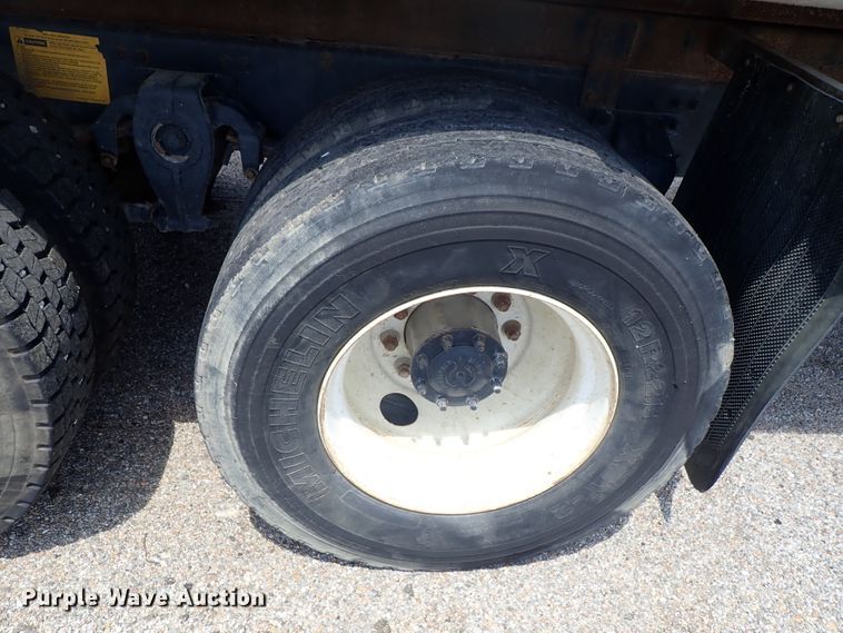 image for item DE0886 2002 Freightliner FL80 dump truck