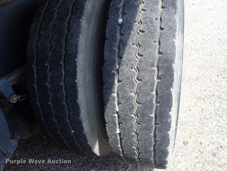 image for item DE0886 2002 Freightliner FL80 dump truck