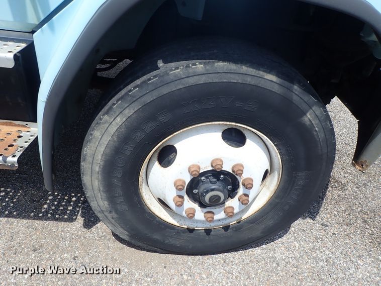 image for item DE0886 2002 Freightliner FL80 dump truck