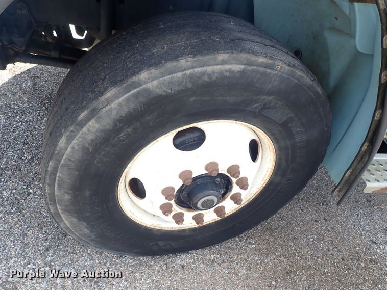 image for item DE0886 2002 Freightliner FL80 dump truck