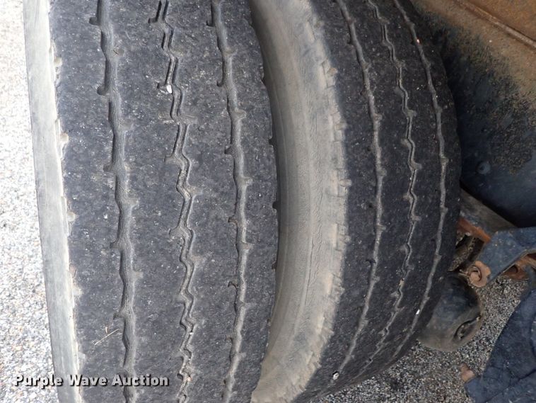 image for item DE0886 2002 Freightliner FL80 dump truck