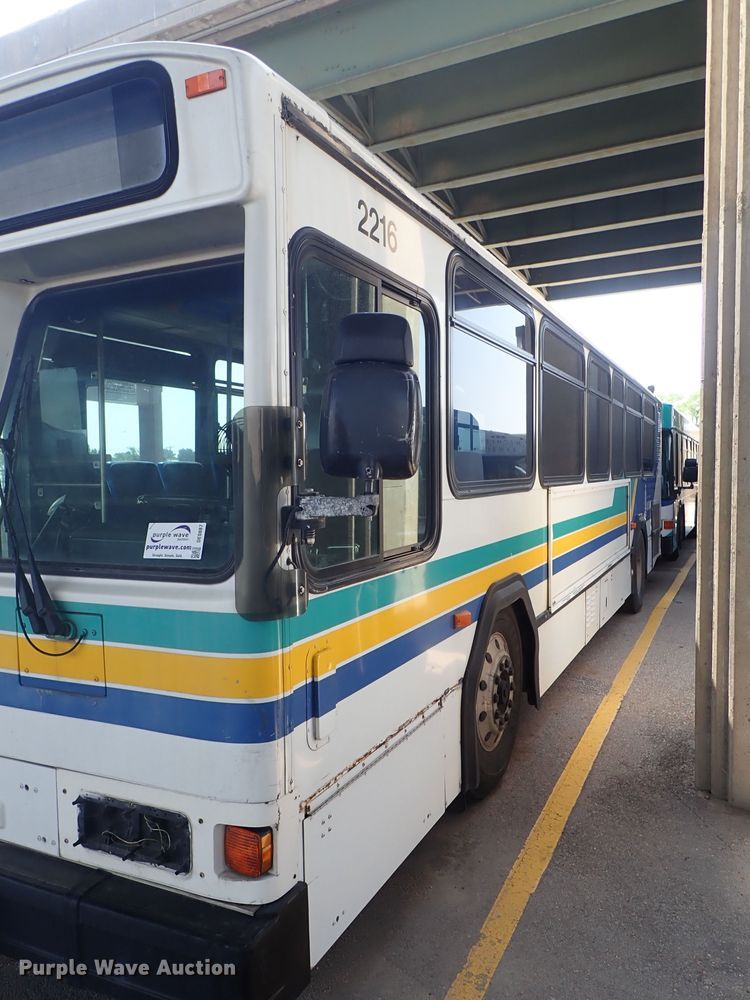 image for item DE0887 2002 Gillig Phantom C20B096N4 transit bus