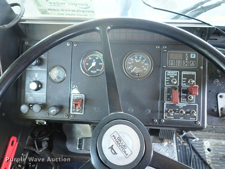 image for item DE0887 2002 Gillig Phantom C20B096N4 transit bus