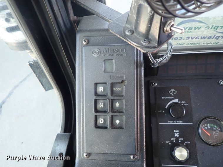 image for item DE0887 2002 Gillig Phantom C20B096N4 transit bus