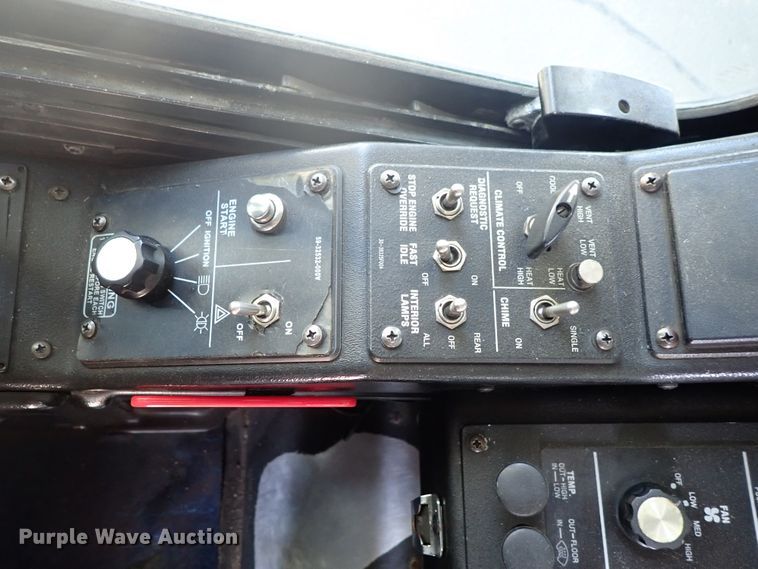 image for item DE0887 2002 Gillig Phantom C20B096N4 transit bus