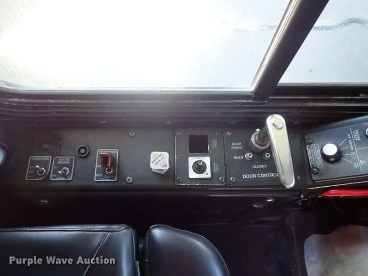 image for item DE0887 2002 Gillig Phantom C20B096N4 transit bus