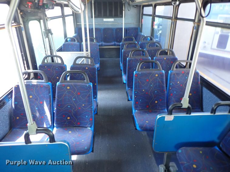 image for item DE0887 2002 Gillig Phantom C20B096N4 transit bus