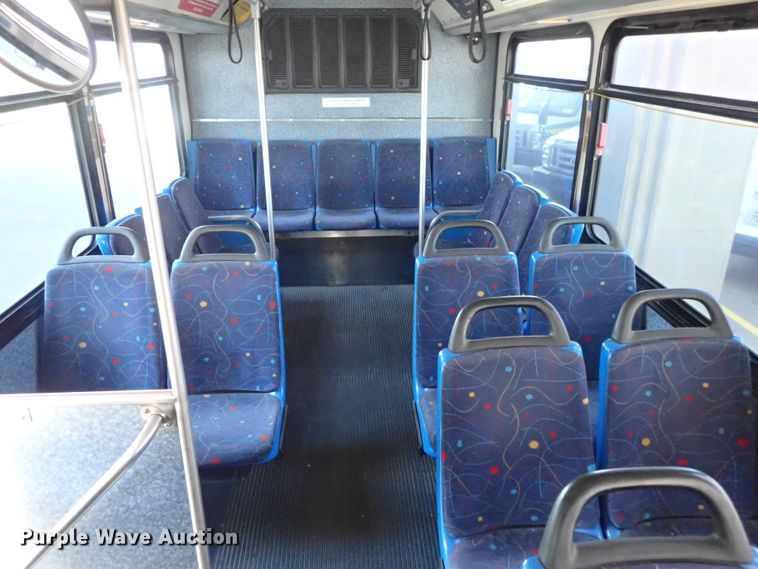 image for item DE0887 2002 Gillig Phantom C20B096N4 transit bus