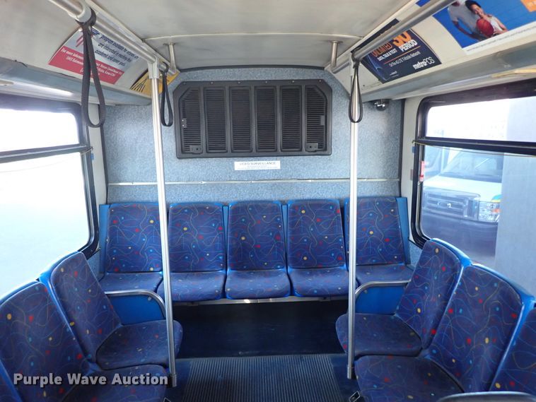 image for item DE0887 2002 Gillig Phantom C20B096N4 transit bus