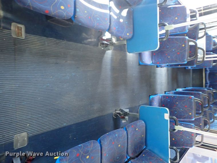 image for item DE0887 2002 Gillig Phantom C20B096N4 transit bus