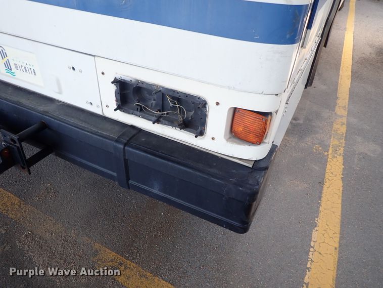 image for item DE0887 2002 Gillig Phantom C20B096N4 transit bus