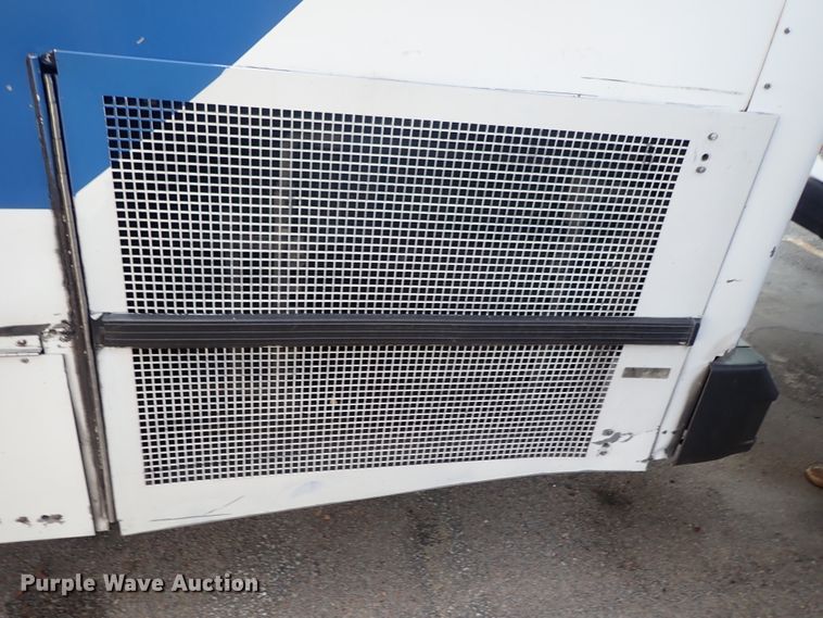 image for item DE0887 2002 Gillig Phantom C20B096N4 transit bus