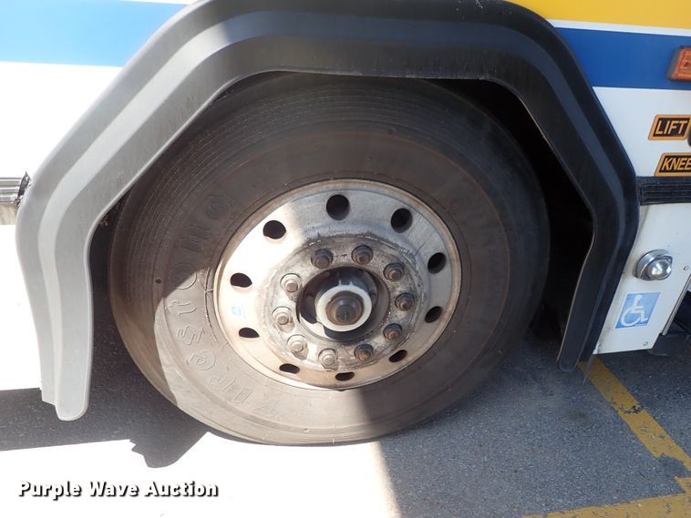 image for item DE0887 2002 Gillig Phantom C20B096N4 transit bus