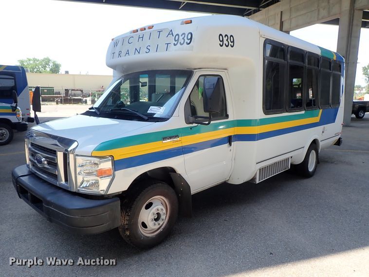 image for item DE0888 2010 Ford E450 Super Duty shuttle bus