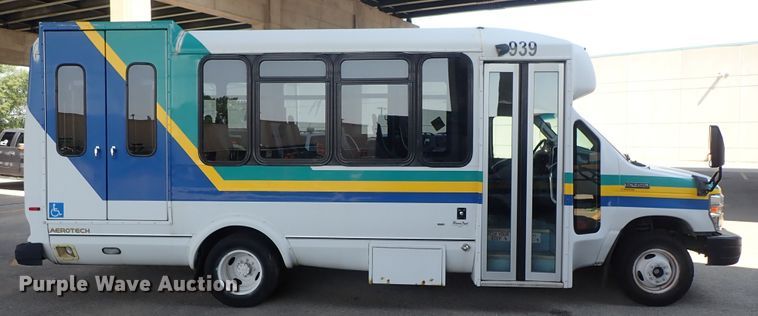 image for item DE0888 2010 Ford E450 Super Duty shuttle bus