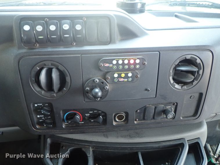 image for item DE0888 2010 Ford E450 Super Duty shuttle bus