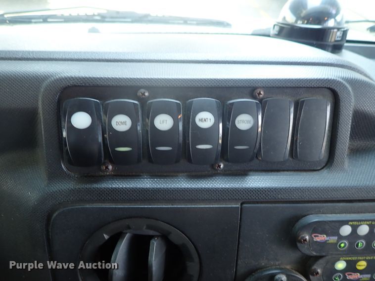 image for item DE0888 2010 Ford E450 Super Duty shuttle bus