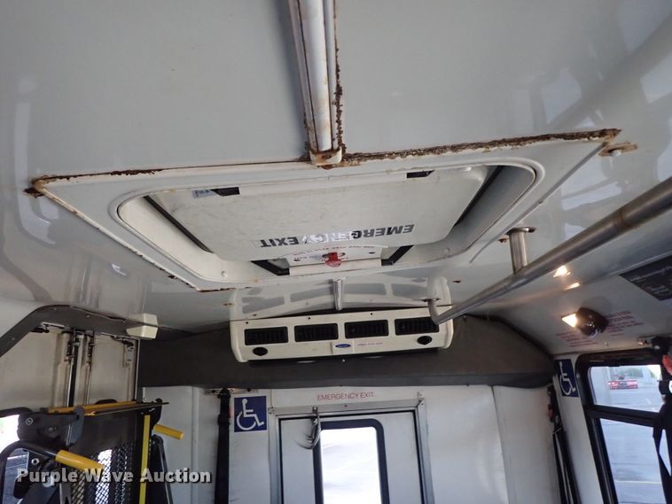 image for item DE0888 2010 Ford E450 Super Duty shuttle bus