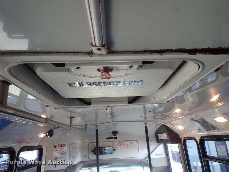 image for item DE0888 2010 Ford E450 Super Duty shuttle bus