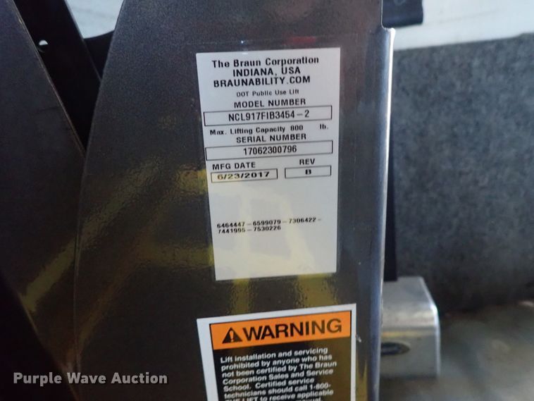 image for item DE0888 2010 Ford E450 Super Duty shuttle bus