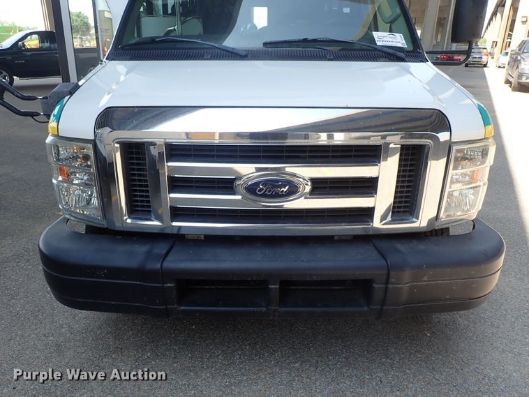 image for item DE0888 2010 Ford E450 Super Duty shuttle bus