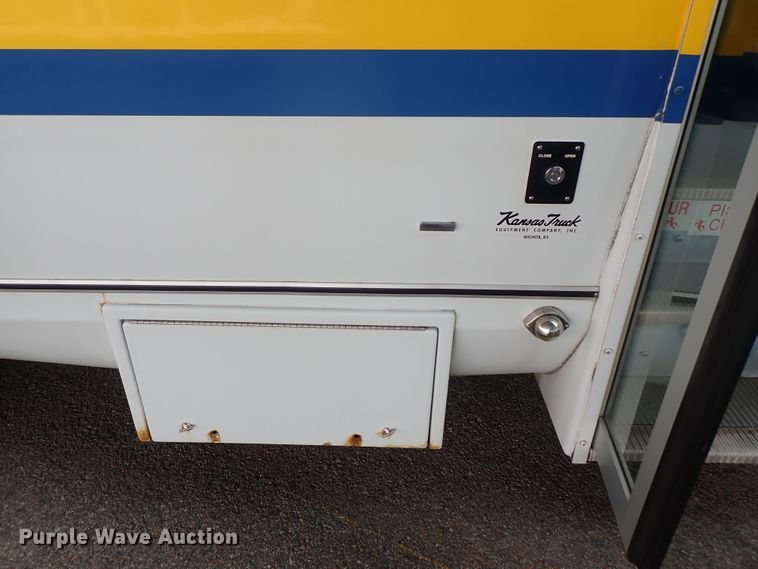 image for item DE0888 2010 Ford E450 Super Duty shuttle bus