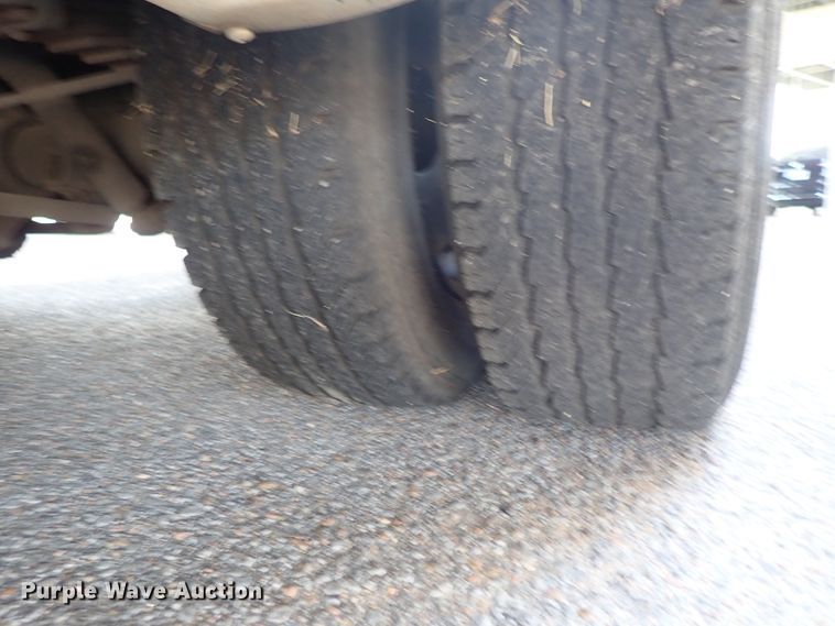 image for item DE0888 2010 Ford E450 Super Duty shuttle bus