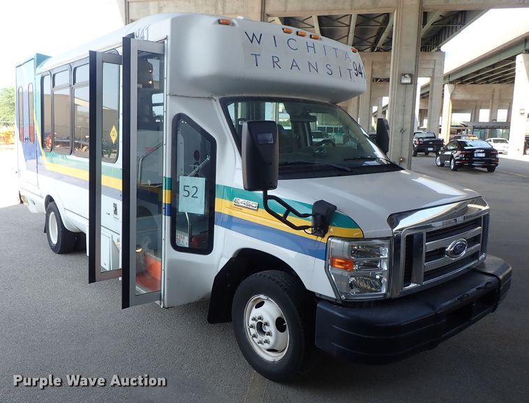 image for item DE0890 2010 Ford E450 Super Duty shuttle bus