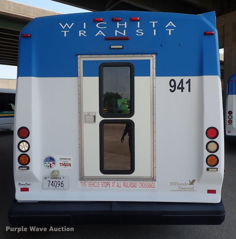 image for item DE0890 2010 Ford E450 Super Duty shuttle bus