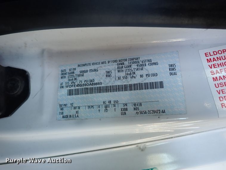 image for item DE0890 2010 Ford E450 Super Duty shuttle bus