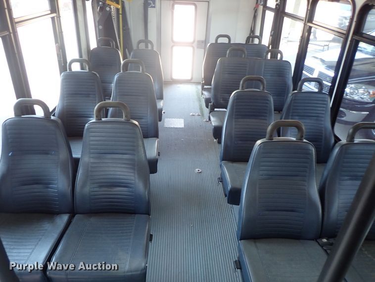 image for item DE0890 2010 Ford E450 Super Duty shuttle bus