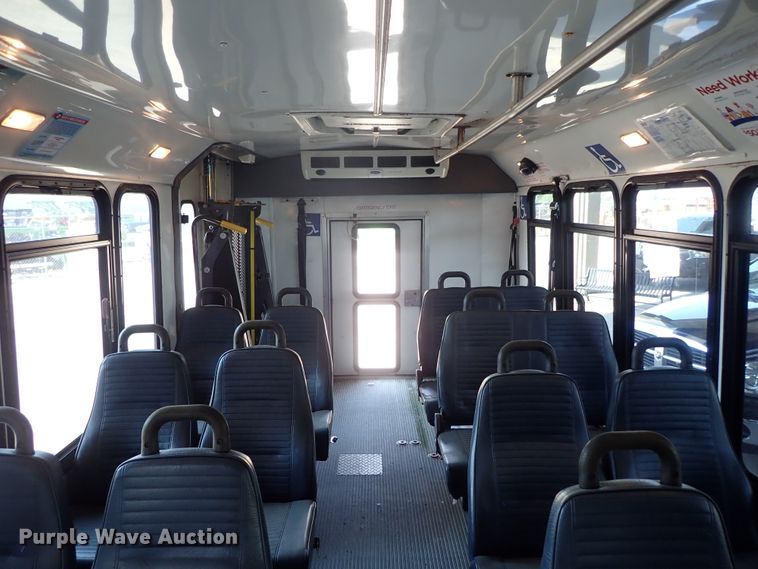 image for item DE0890 2010 Ford E450 Super Duty shuttle bus