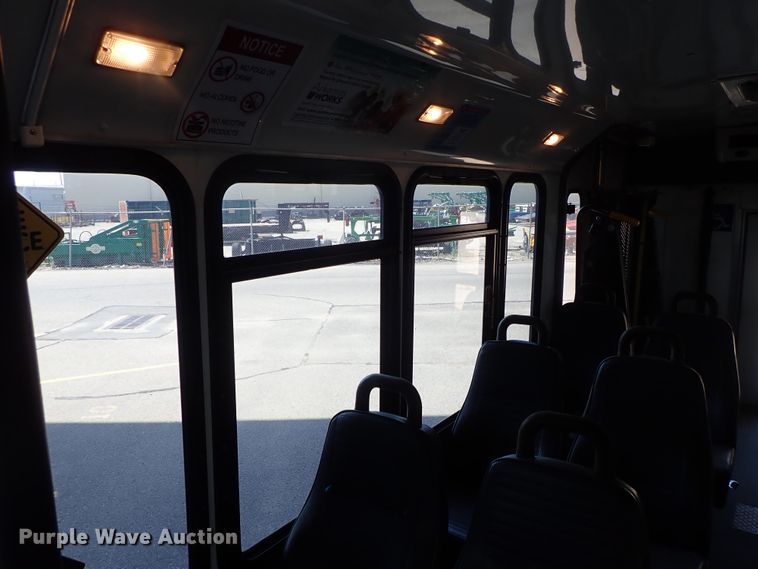 image for item DE0890 2010 Ford E450 Super Duty shuttle bus