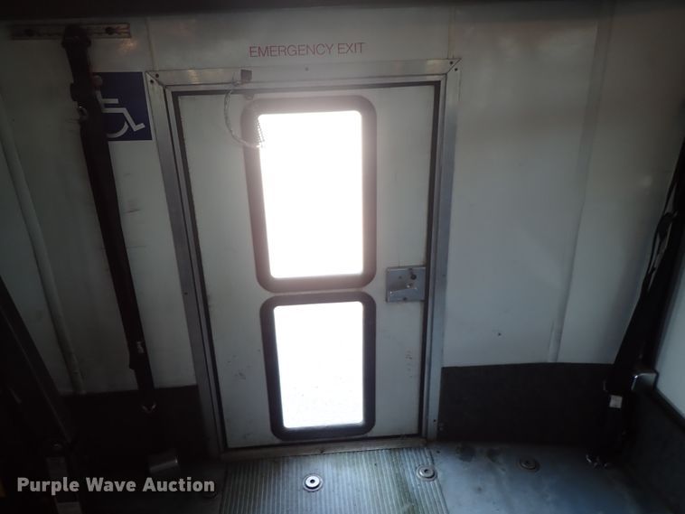 image for item DE0890 2010 Ford E450 Super Duty shuttle bus