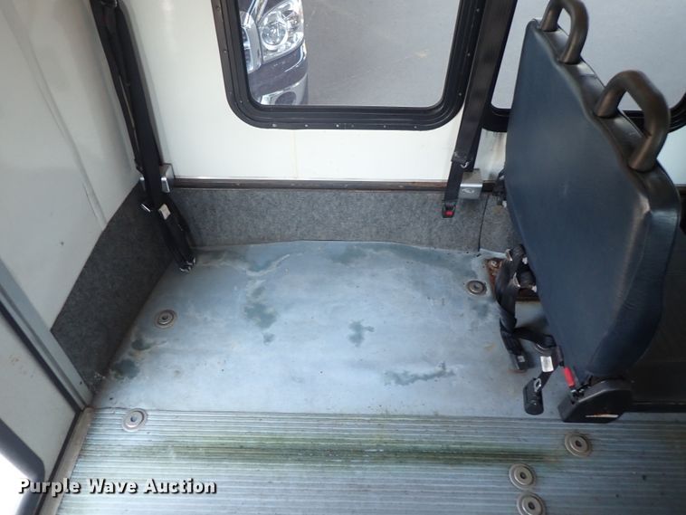 image for item DE0890 2010 Ford E450 Super Duty shuttle bus