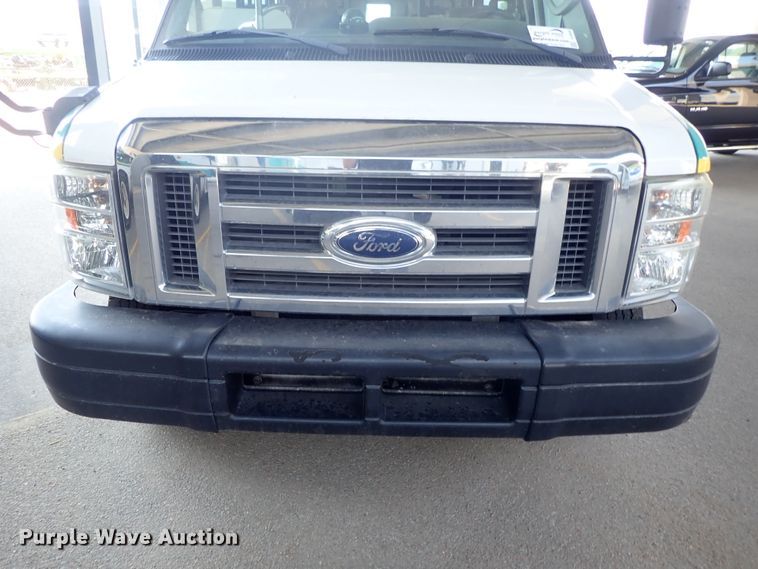 image for item DE0890 2010 Ford E450 Super Duty shuttle bus