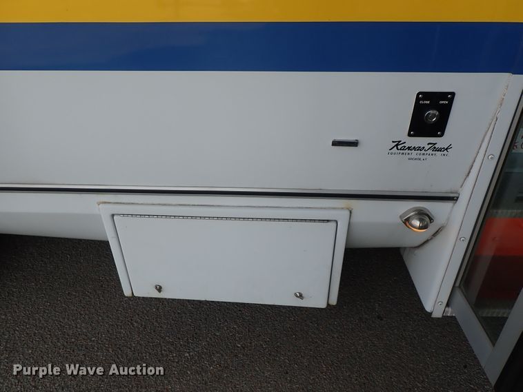 image for item DE0890 2010 Ford E450 Super Duty shuttle bus