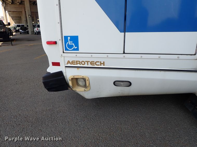 image for item DE0890 2010 Ford E450 Super Duty shuttle bus