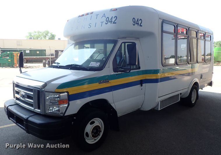 image for item DE0891 2010 Ford E450 Super Duty shuttle bus