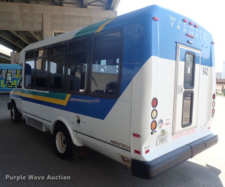 image for item DE0891 2010 Ford E450 Super Duty shuttle bus