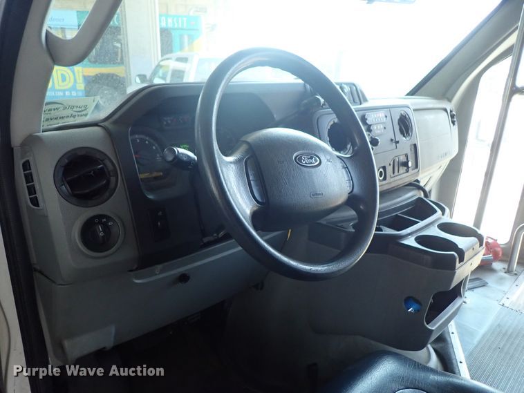 image for item DE0891 2010 Ford E450 Super Duty shuttle bus