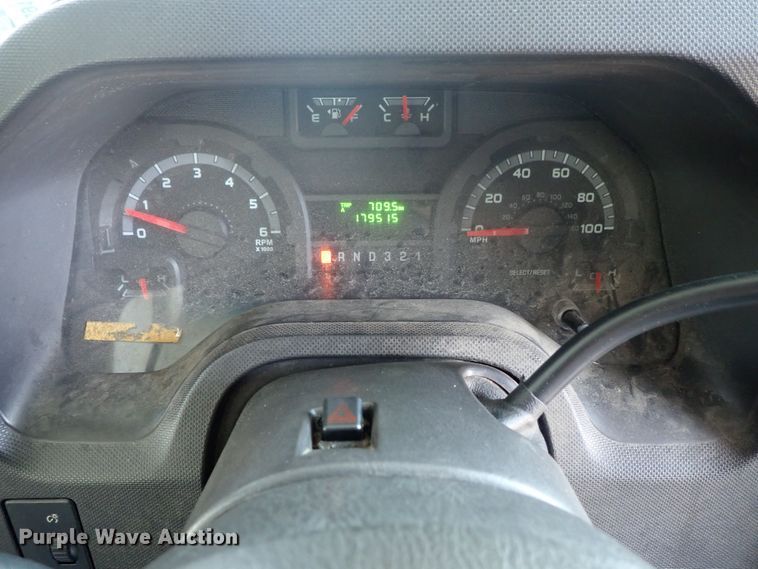 image for item DE0891 2010 Ford E450 Super Duty shuttle bus